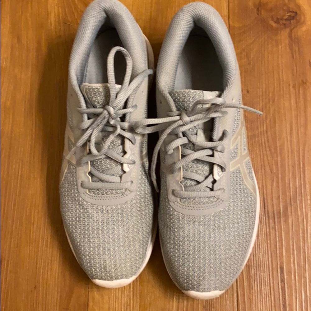 ASICS Running Shoes - Picture 2 of 4